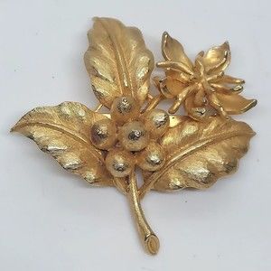Vintage‎ Gold Tone Leaf Flower Brooch